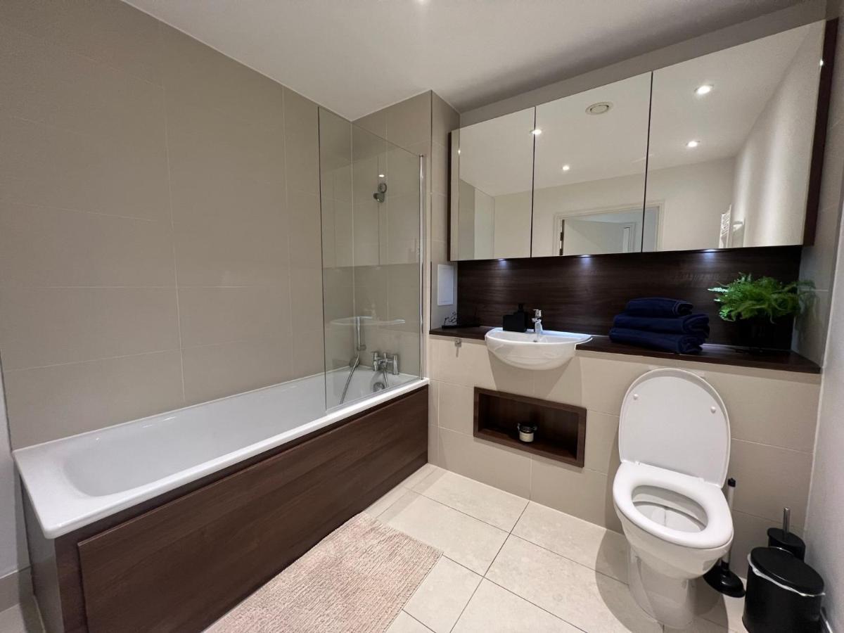 Modern 2Br 2Ba Apt Wparking Sleeps 6 Comfortably Londres Extérieur photo