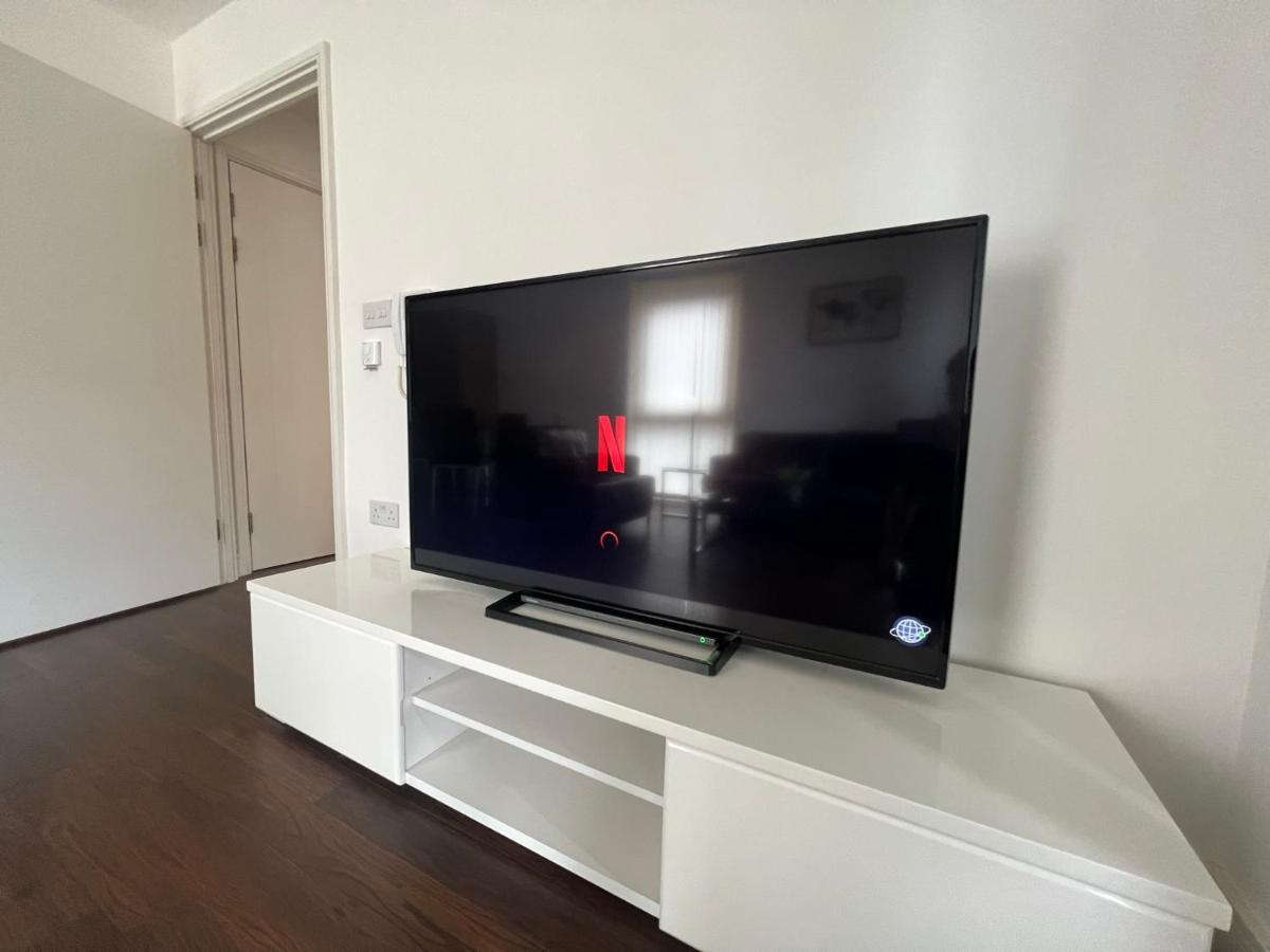 Modern 2Br 2Ba Apt Wparking Sleeps 6 Comfortably Londres Extérieur photo